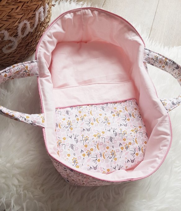 Couffin fleuri pour poupée modèle Louison rose 
