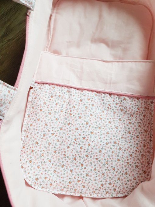 couffin fleuri pour poupée modèle Salomé rose 