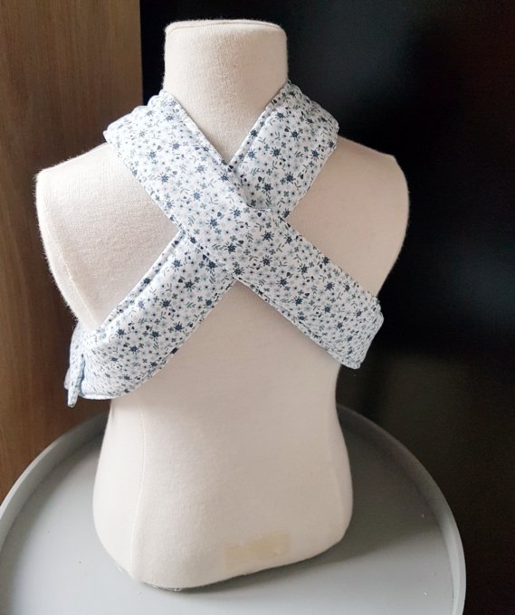 Porte bébé fleuri pour poupée Modèle Salomé  bleu
