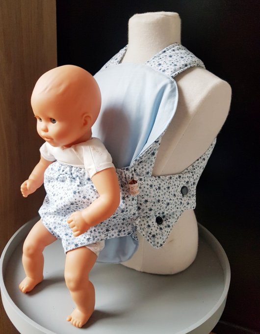 Porte bébé fleuri pour poupée Modèle Salomé  bleu