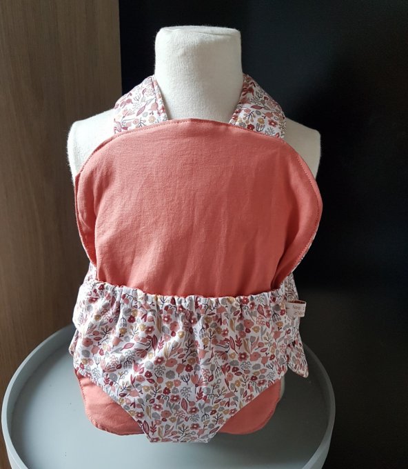 Porte bébé fleuri pour poupée Louison terra cotta