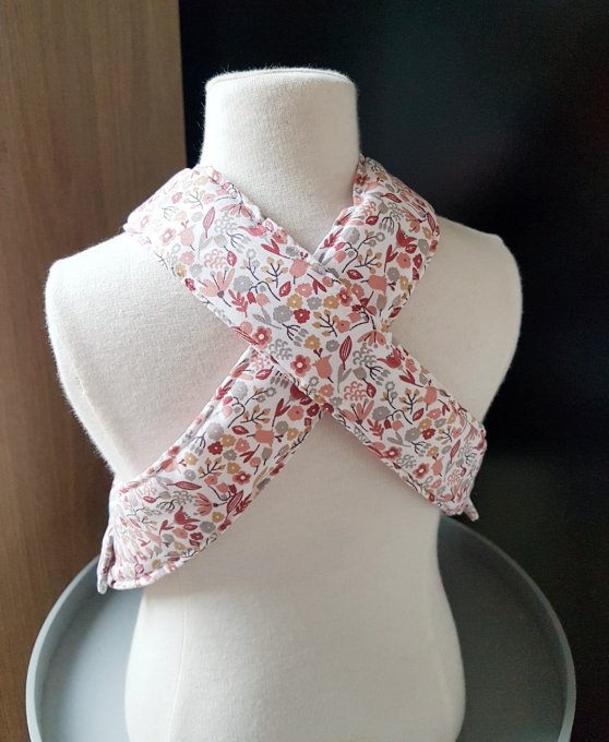 Porte bébé fleuri pour poupée Louison terra cotta