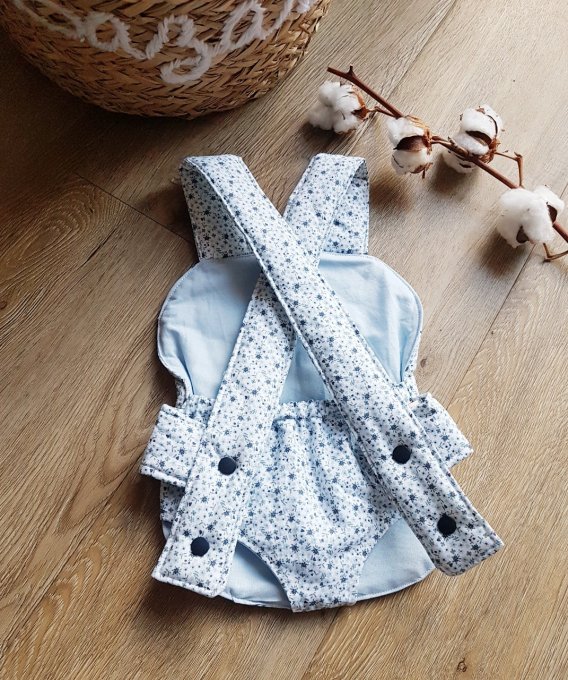 Porte bébé fleuri pour poupée Modèle Salomé  bleu