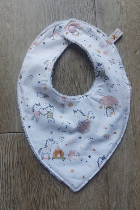 bavoir bandana modèle fille 1