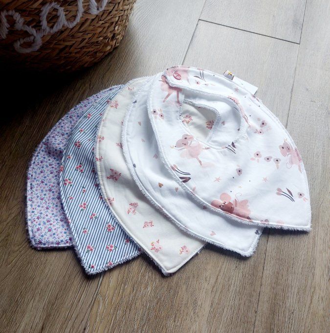 bavoir bandana modèle fille 2