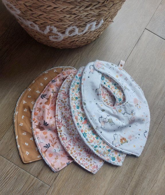 bavoir bandana modèle fille 1