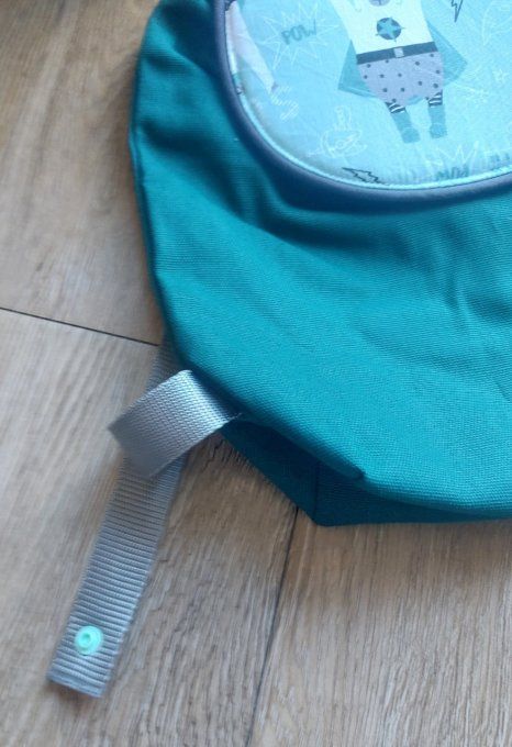 Sac à dos maternelle vert sapin imprimé super héro