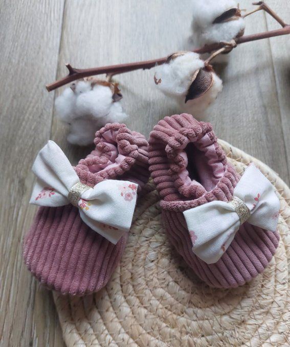 Chaussons bébé en velours 4 coloris