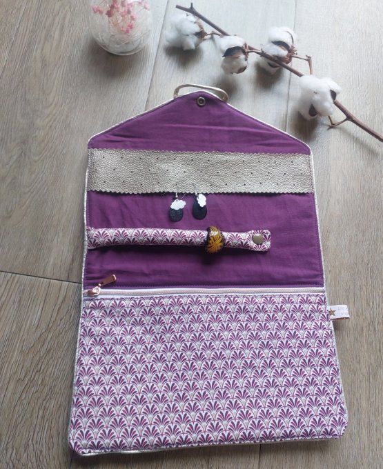 Pochette à bijoux écailles aubergine