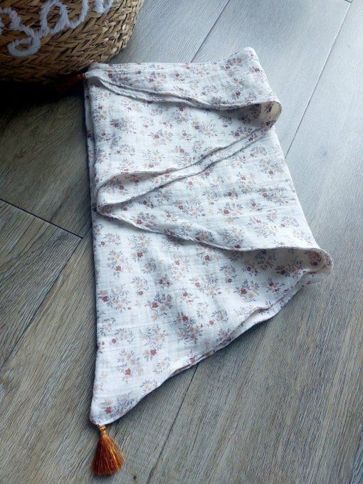 Foulard chèche gaze de coton écru motif fleuri