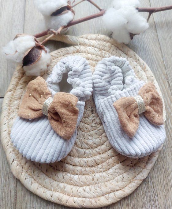 Chaussons bébé en velours 4 coloris