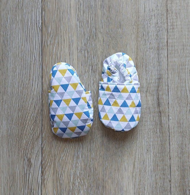 chaussons bébé triangle multicolore 2 tailles