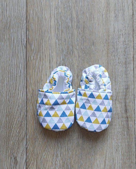 chaussons bébé triangle multicolore 2 tailles