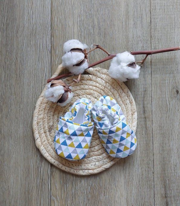 chaussons bébé triangle multicolore 2 tailles
