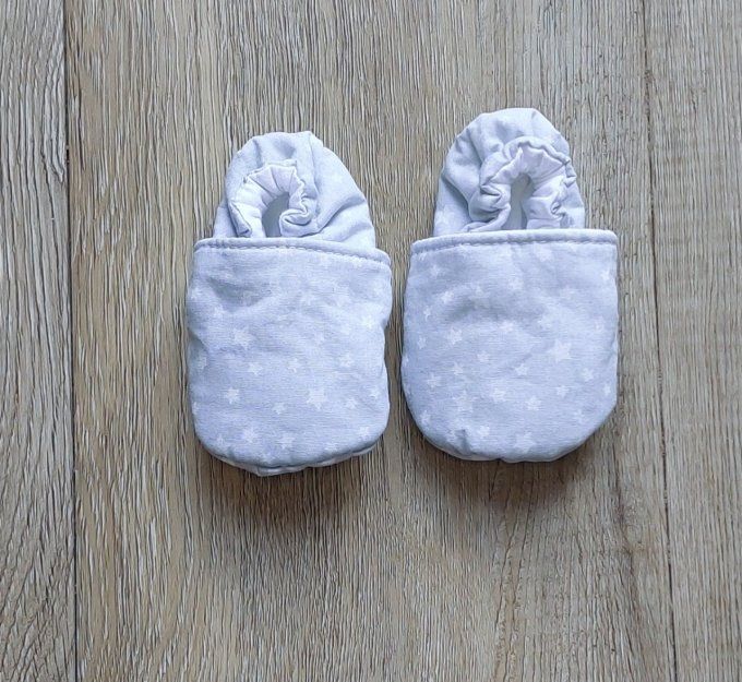 Chaussons bébé étoile gris 2 tailles