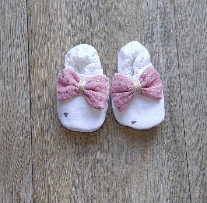 Chaussons bébé Coeur rose 2 tailles