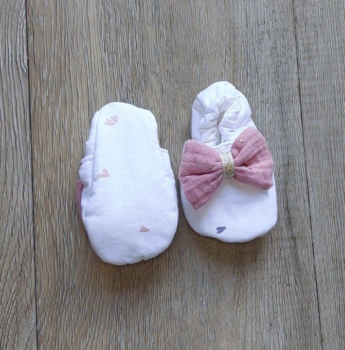 Chaussons bébé Coeur rose 2 tailles