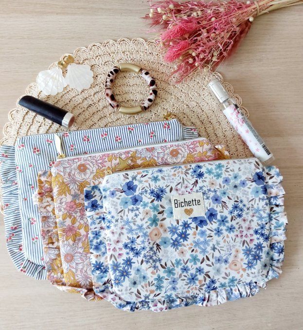 Trousses froufrou fleuri
