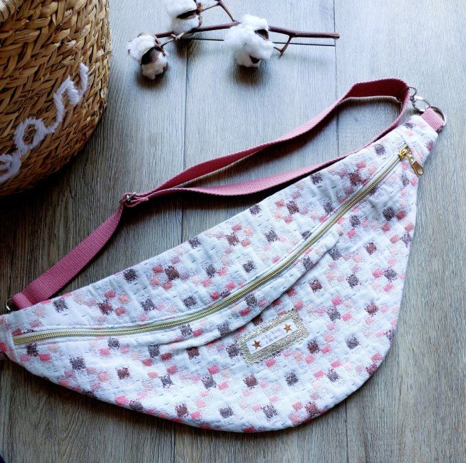 Maxi sac banane jacquard écru et vieux rose