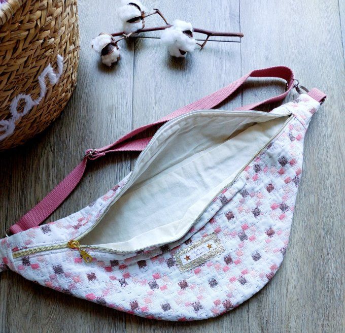 Maxi sac banane jacquard écru et vieux rose