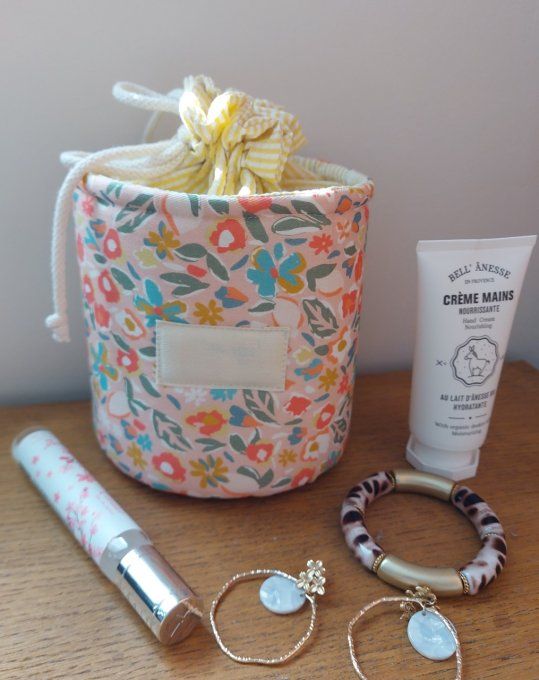Panier pochon trousse rond personnalisable fleuri corail et jaune