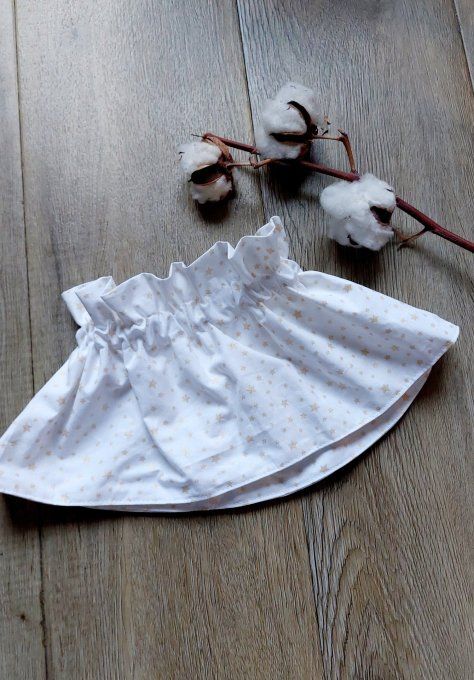 Faux col froufrou étoiles dorée