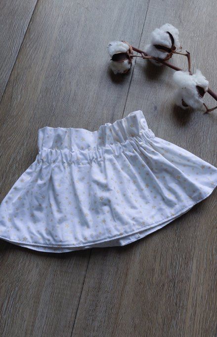 Faux col froufrou motifs étoiles